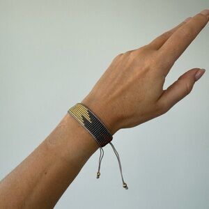 Stylish Black and Gold Beaded Bracelet